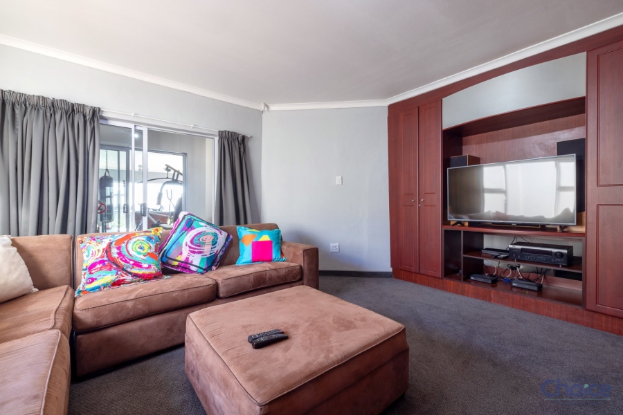 5 Bedroom Property for Sale in Jeffreys Bay Central Eastern Cape